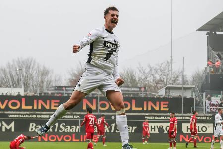 Hoffenheim verlängert mit Stürmer Asllani