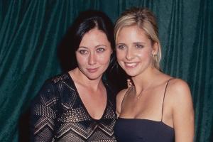 Shannen Doherty: Stars teilen Erinnerungen zum ersten Todestag