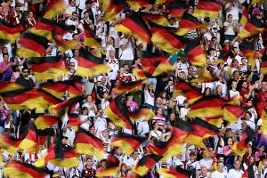 Beim EM-Viertelfinale: Rund 10.000 deutsche Fans in Basel