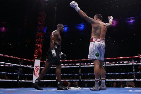 K.o. in Runde fünf: Usyk schlägt Dubois