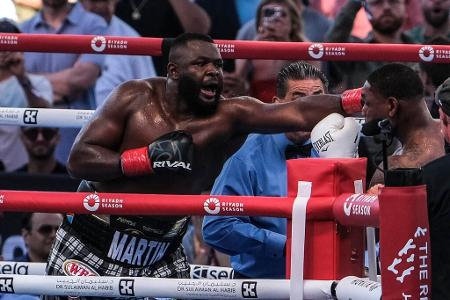 Platz 7: Martin Bakole (Kongo) - 24 Kämpfe, 21 Siege, 16 durch K.o. - Der Koloss aus dem Kongo setzte 2023 mit einem K.o.-Sieg über die große US-Hoffnung Jared Anderson ein Statement. Der 32-Jährige kassierte als Last-Minute-Ersatzgegner im Februar 2024 jedoch eine K.o.-Niederlage gegen Joe Parker. Gegen Efe Ajagba kam er nicht über ein Unentschieden hinaus.