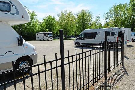 Stellplatz am Aqua-Riese-Bad