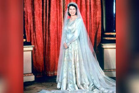 Queen Elizabeth II.: Größte Mode-Ausstellung zum 100. Geburtstag