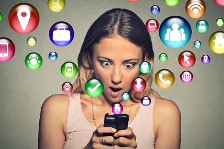 Social Media und Co: Was macht die Reizüberflutung mit dem Gehirn?