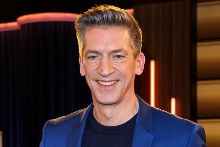 Show für Besserwisser: Steffen Hallaschka feiert Debüt als Quizmaster