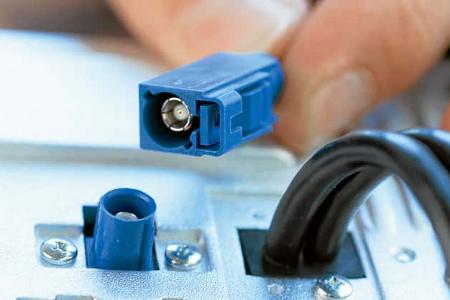 Die Anschluesse fuer das GPS sehen sich zwar relativ aehnlich ... 