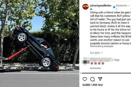 Ruf CTR Yellowbird fällt vom Autotransporter