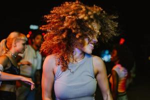 Tanzen statt Torkeln: In Berlin feiert man jetzt nüchtern