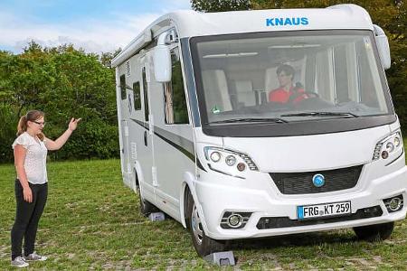 Fahren Sie erst an, wenn es der Partner eindeutig anzeigt.