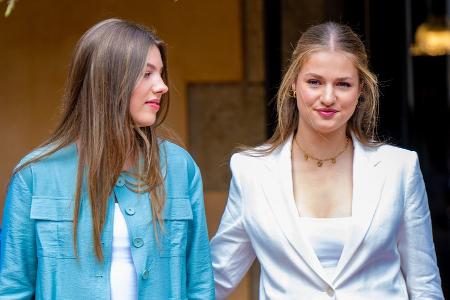 Prinzessin Leonor und Infantin Sofía besuchen EM-Finale in Basel