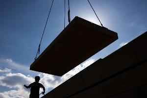 Die Bauflaute hat auch Fertighäuser getroffen. (Archivbild)