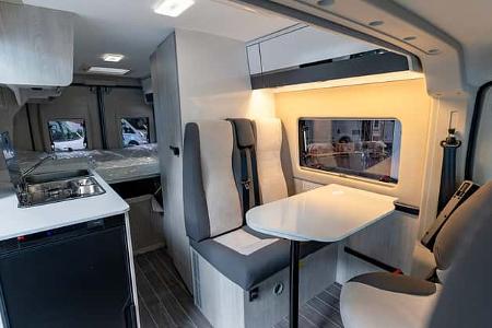 Livingstone Go, Innenraum, Durchschuss