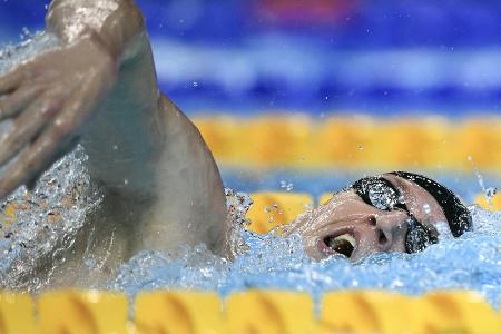 Märtens mit Mühe, Schwarz souverän ins 800-m-Finale