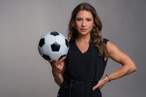 RTL-Moderatorin Jana Wosnitza übernimmt jetzt auch beim Fußball