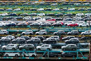 Für die Menschen hierzulande könnten große Autos billiger werden.