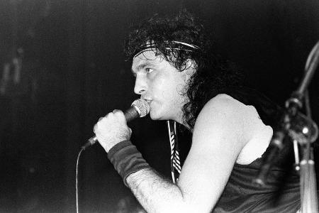 Ehemaliger Iron-Maiden-Sänger Paul Mario Day stirbt mit 69 Jahren