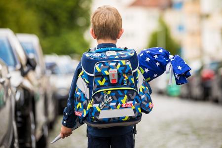 Für viele Eltern stehen zum Schulstart ihrer Kinder zahlreiche Anschaffungen auf dem Einkaufszettel. (Archivbild)