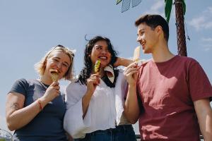 Nicht nur im Sommer: So oft essen die Deutschen Eis