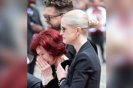 Abschied von Ozzy Osbourne: Familie muss Ehefrau Sharon stützen