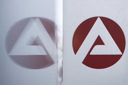 Die Zahl der Arbeitslosen in Deutschland ist im Juli auf knapp drei Millionen gestiegen (Archivbild).