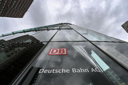 Im ersten Halbjahr 2025 hat die Bahn Verluste im dreistelligen Millionenbereich eingefahren. (Archivbild)