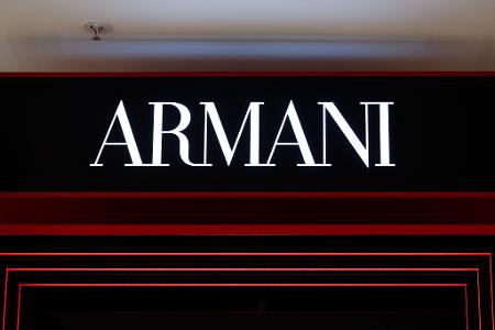 Die italienische Wettbewerbsbehörde hat Armani-Unternehmen zu einer Geldstrafe von 3,5 Millionen Euro verurteilt. (Symbolbild)