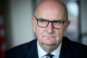 Brandenburgs Regierungschef Dietmar Woidke (SPD) äußerte sich zur Debatte über die SPD-Verfassungsrichterkandidatin Frauke Brosius-Gersdorf. (Archivbild)