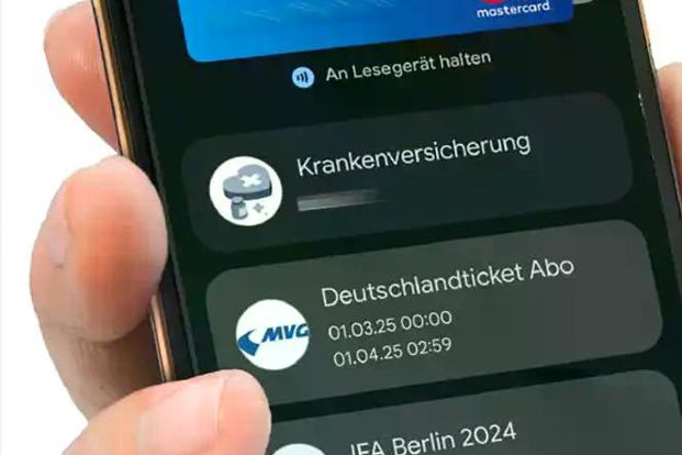 Die Google Wallet listet übersichtlich alle hinterlegten Ausweise, Karten und Co auf. Weitere Informationen oder QR-Codes zur Legitimation erhältst Du, indem Du den jeweiligen Eintrag antippst.