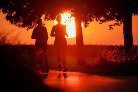 Zur Wochenmitte soll es wieder sommerlich werden. Viel Sonne und Temperaturen bis 29 Grad. Allerdings nicht in allen Teilen Deutschlands. (Symbolbild)
