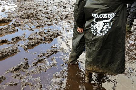 Das Wetter bereitete den Fans schwierige Bedingungen.