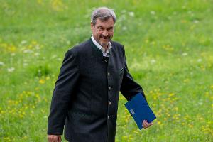 Steuererhöhungen sind für die CSU immer ein schwieriges Thema - auch die jüngsten Rufe aus der SPD stoßen auf Widerstand. (Archivbild)