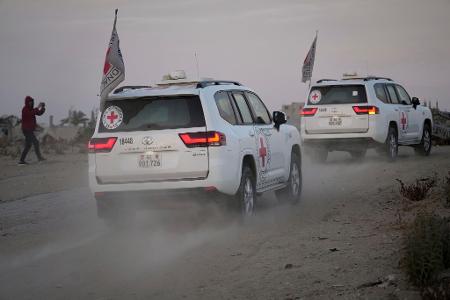 Die Hamas will ihren Geiseln unter Bedingungen Hilfe über das Rote Kreuz zukommen lassen. (Archivbild)