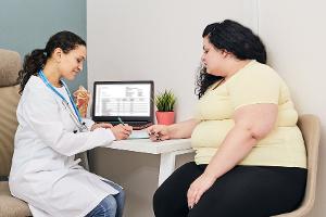 Neue Studie zeigt: So werden Menschen mit Adipositas diskriminiert