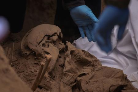 In dem Massengrab wurden 32 Leichen entdeckt. (Symbolbild)