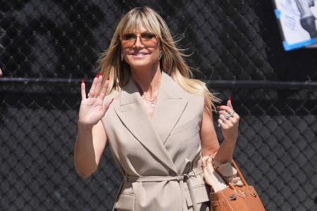 Heidi Klum ist zurück aus dem Urlaub - und schon wieder im TV