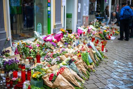 Die Trauer um den getöteten Lorenz ist groß. Bei ihren Ermittlungen ist die Staatsanwaltschaft nun einen großen Schritt weiter. (Archivbild) 
