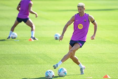 Barca-Stürmer Lewandowski für Saisonstart fraglich