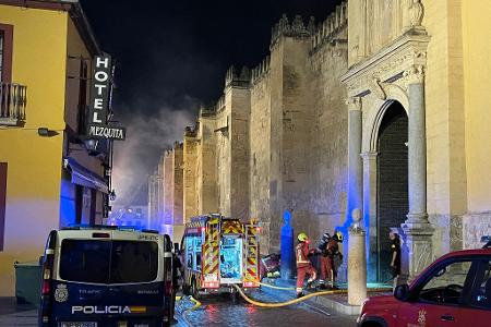 In der berühmten Kathedrale von Córdoba ist am Abend ein Feuer ausgebrochen. 