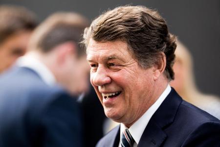 'Wenn der Franz Beckenbauer morgen sagt: 'Der Ball ist rechteckig', klatschen alle Beifall und schreiben: 'Endlich hat es einmal einer gesagt''