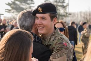 Kronprinz Christian von Dänemark setzt Militärausbildung fort