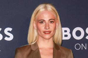 Pixie Lott verkündet zweite Schwangerschaft auf der Bühne