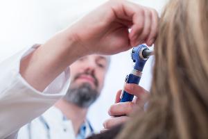 Ganzheitlicher Blick: Neben dem Körper steht auch die seelische Gesundheit im Fokus der J1-Untersuchung.