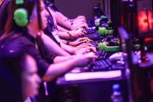 Auch dieses Jahr wird bei der Gamescom wieder großer Andrang an den Gaming-Computern erwartet. (Archivbild)