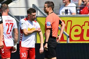 Regensburgs Kühlwetter für vier Spiele gesperrt