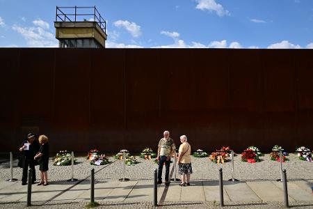 Heute ist an der Bernauer Straße die Atmosphäre an der Berliner Mauer noch zu erahnen.