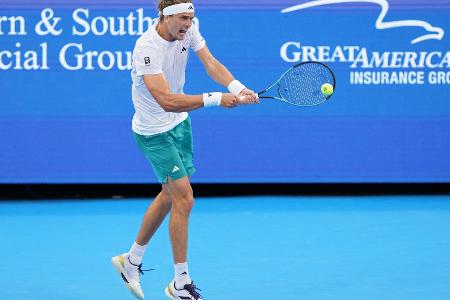 Alles klar in vier Minuten: Zverev locker im Achtelfinale