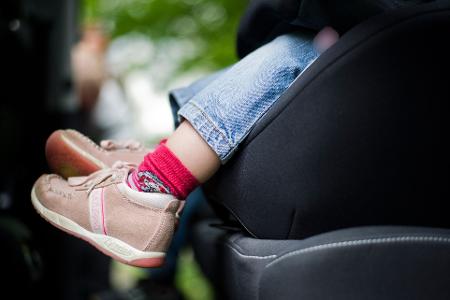 Die meisten jüngeren Kinder werden bei Unfällen im Auto verletzt oder getötet. (Symbolbild) 
