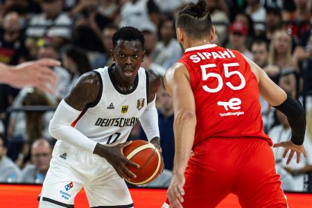 Basketballer quälen sich ins Supercup-Finale