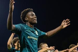 15-Jähriger bricht Rekord in Ehrendivision