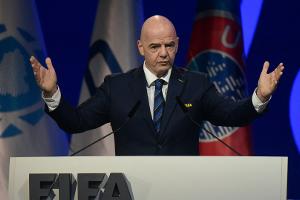 Infantino verurteilt rassistische Beleidigung gegen Semenyo